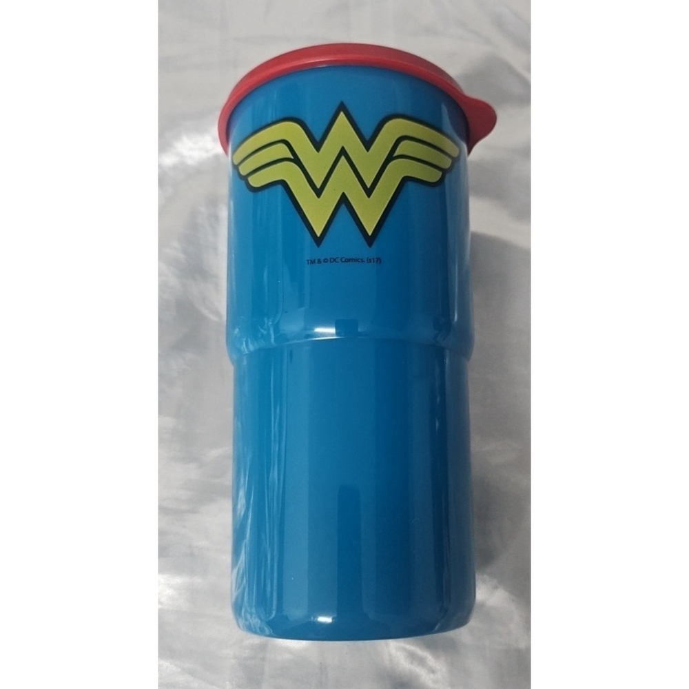 Vintage Tupperware DC Comic Wonder Woman Travel Tumbler Mug 29 oz Blue Red